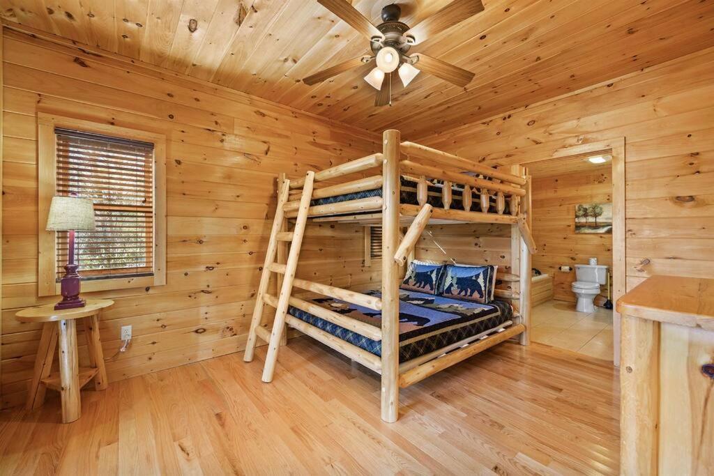 Spacious Smokies Cabin - Hot Tub With Mountain Views แกตลิงเบิร์ก ภายนอก รูปภาพ